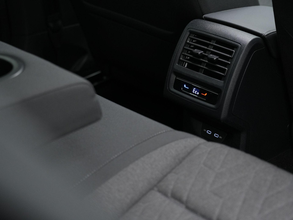 Volkswagen Golf (HZB77H) met abonnement