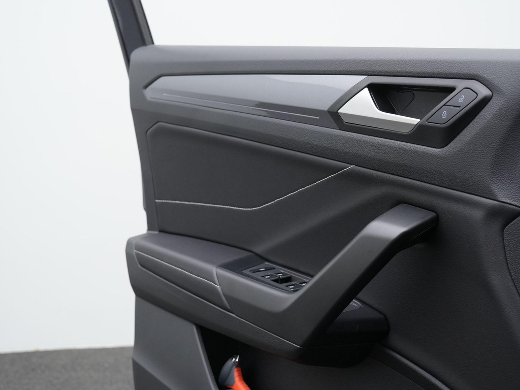 Volkswagen T-Roc (R366FS) met abonnement