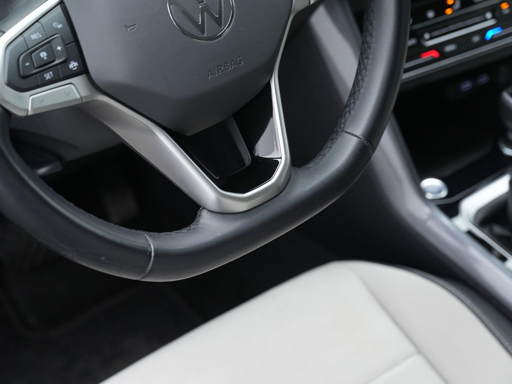 Volkswagen T-Roc (R366FS) met abonnement