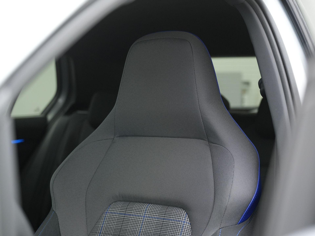 Volkswagen Golf GTE (KBN93R) met abonnement