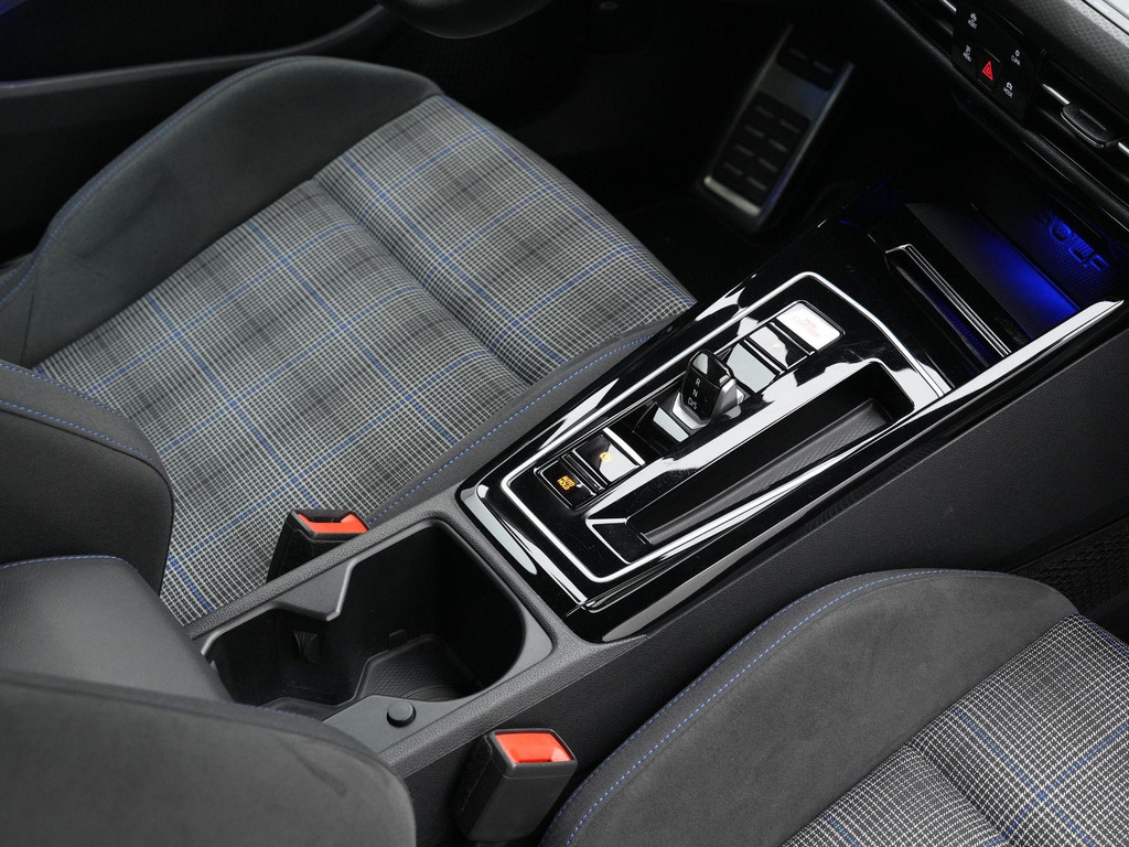 Volkswagen Golf GTE (KBN93R) met abonnement