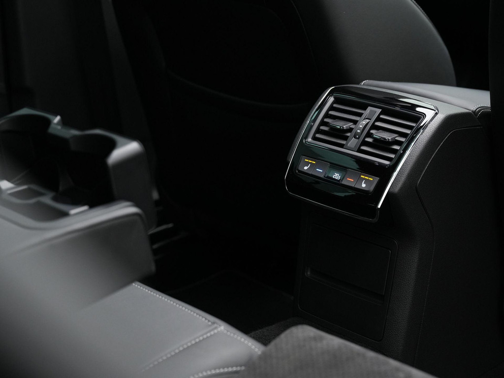 ŠKODA Superb (KDF12G) met abonnement