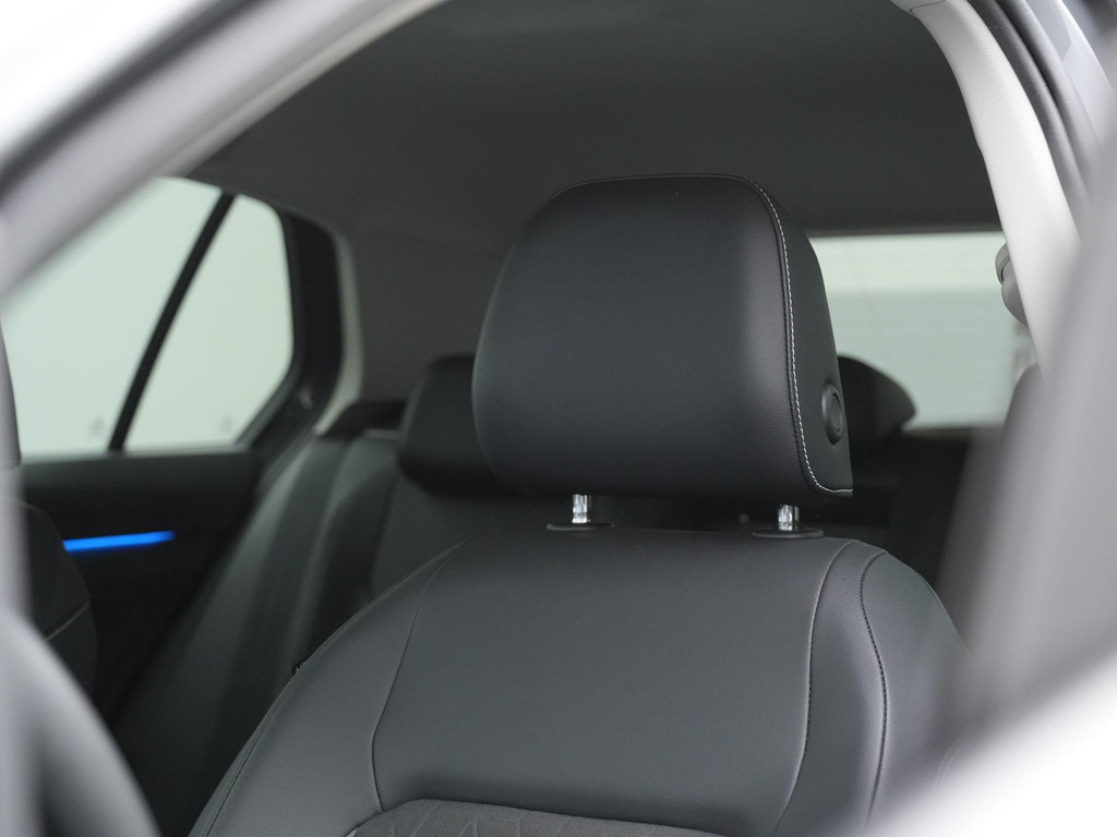 Volkswagen Golf (KJB06Z) met abonnement