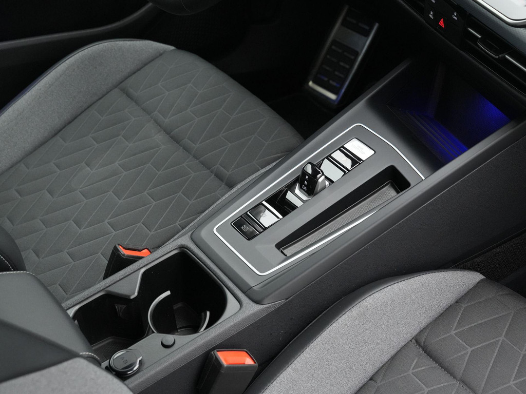 Volkswagen Golf (KJB06Z) met abonnement