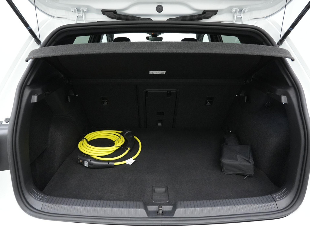 Volkswagen Golf GTE (KJJ12P) met abonnement