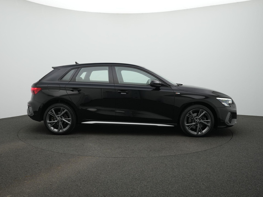 Audi A3 (KFJ76H) met abonnement