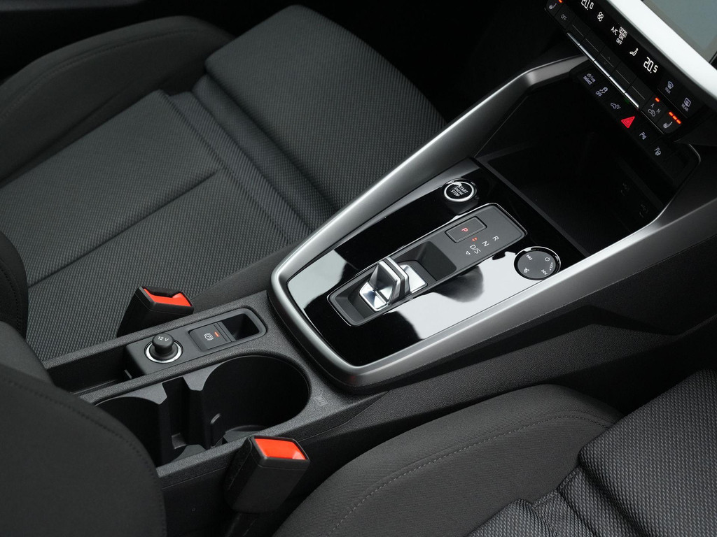 Audi A3 (KFJ76H) met abonnement