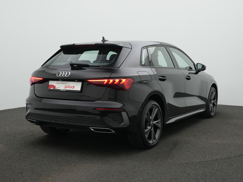 Audi A3 (KFJ76H) met abonnement