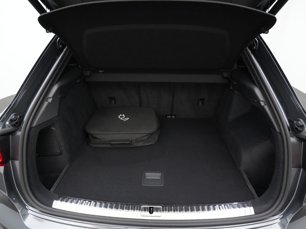 Audi Q3 (KDF80J) met abonnement