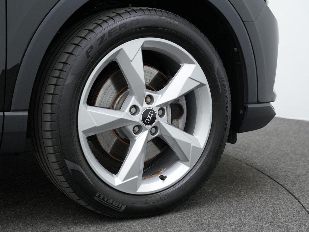 Audi Q3 (JZL84P) met abonnement