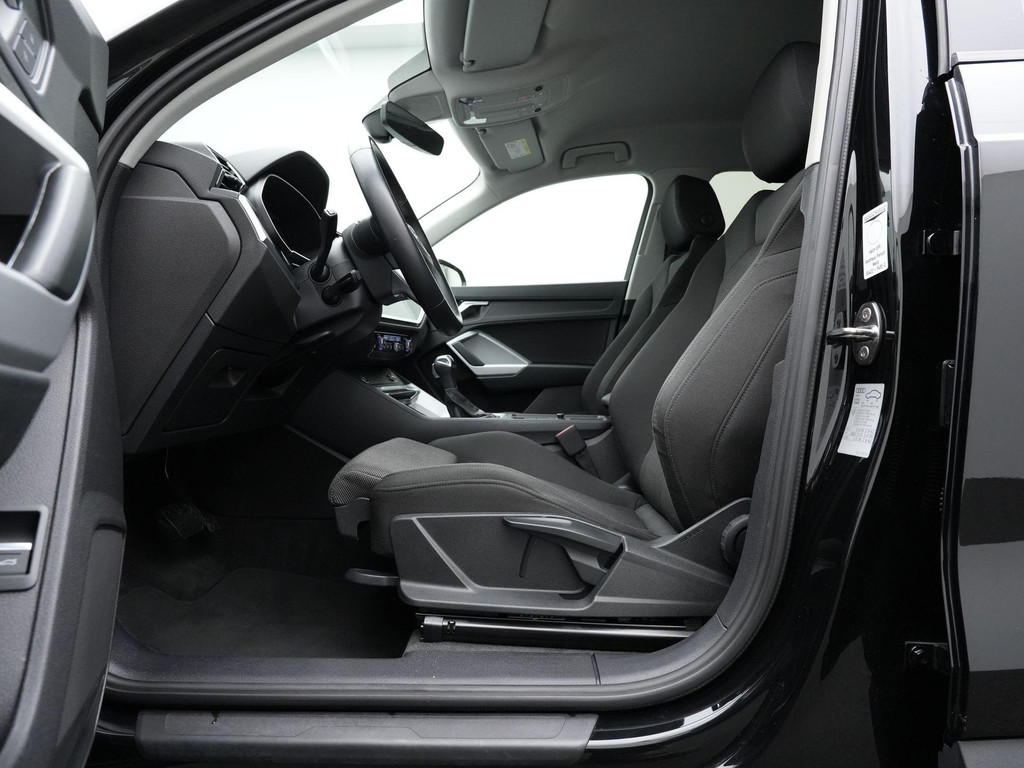 Audi Q3 (JZL84P) met abonnement