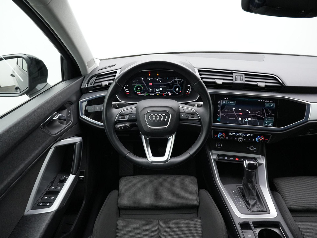 Audi Q3 (JZL84P) met abonnement