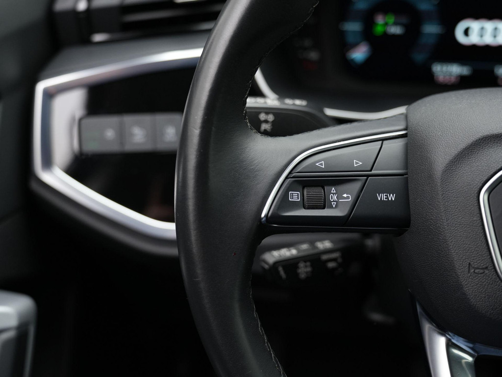 Audi Q3 (JZL84P) met abonnement