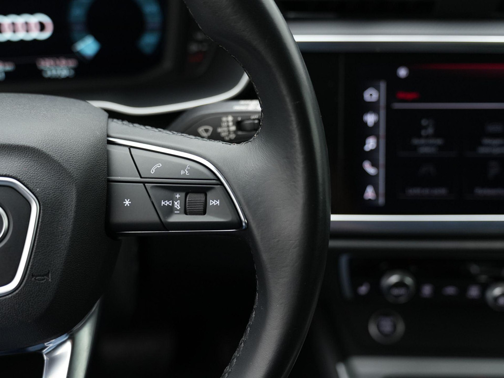 Audi Q3 (JZL84P) met abonnement