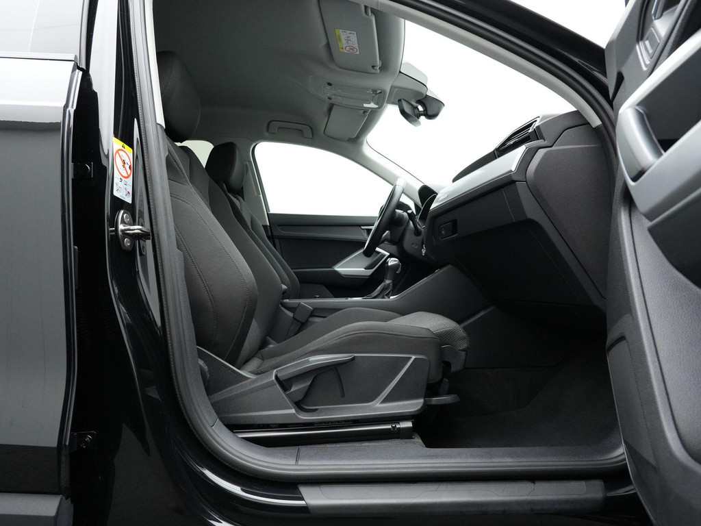 Audi Q3 (JZL84P) met abonnement