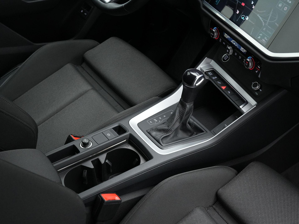 Audi Q3 (JZL84P) met abonnement