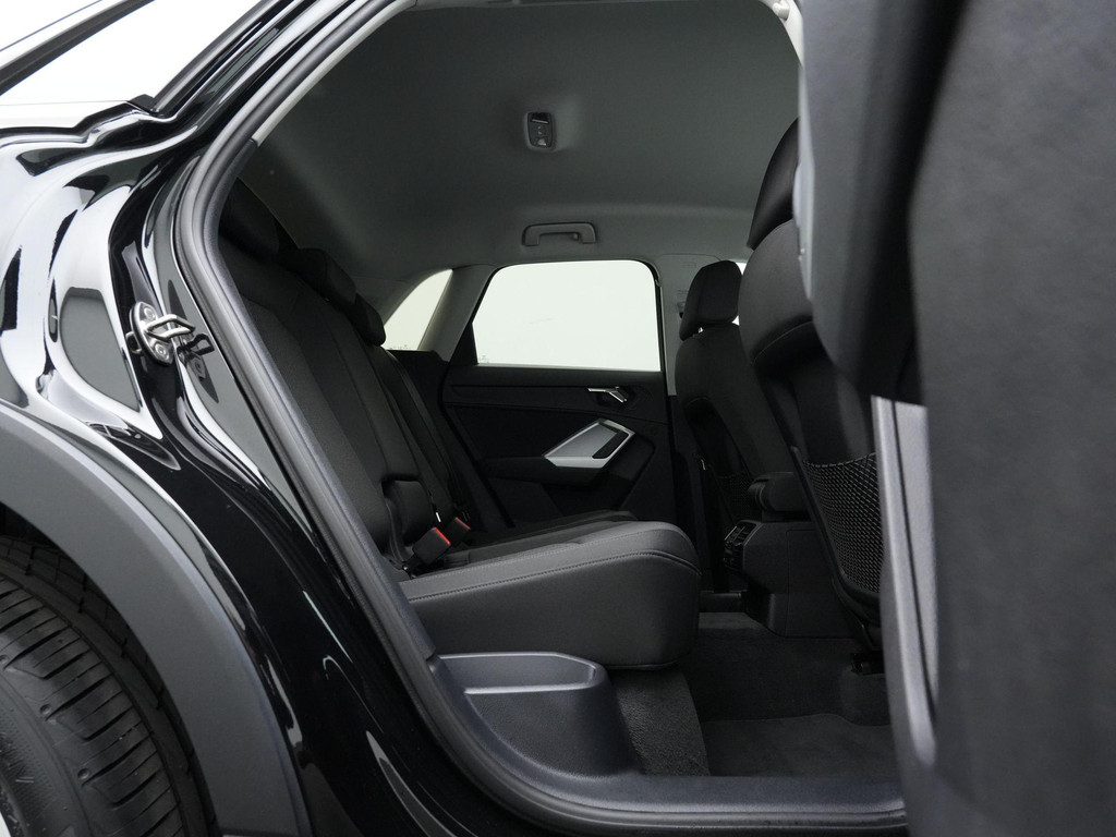 Audi Q3 (JZL84P) met abonnement