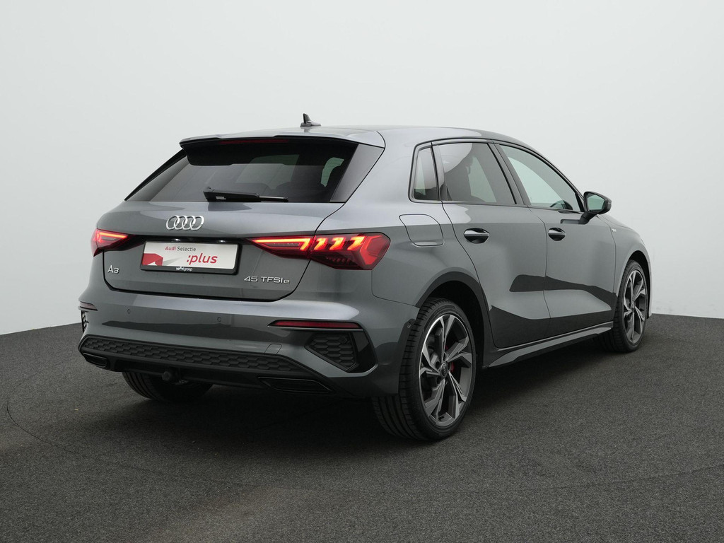 Audi A3 (X027FD) met abonnement