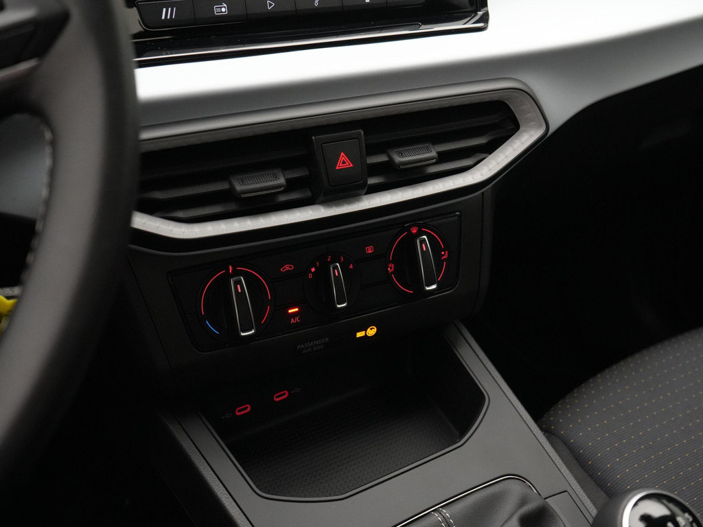 Seat Ibiza (HBL83K) met abonnement