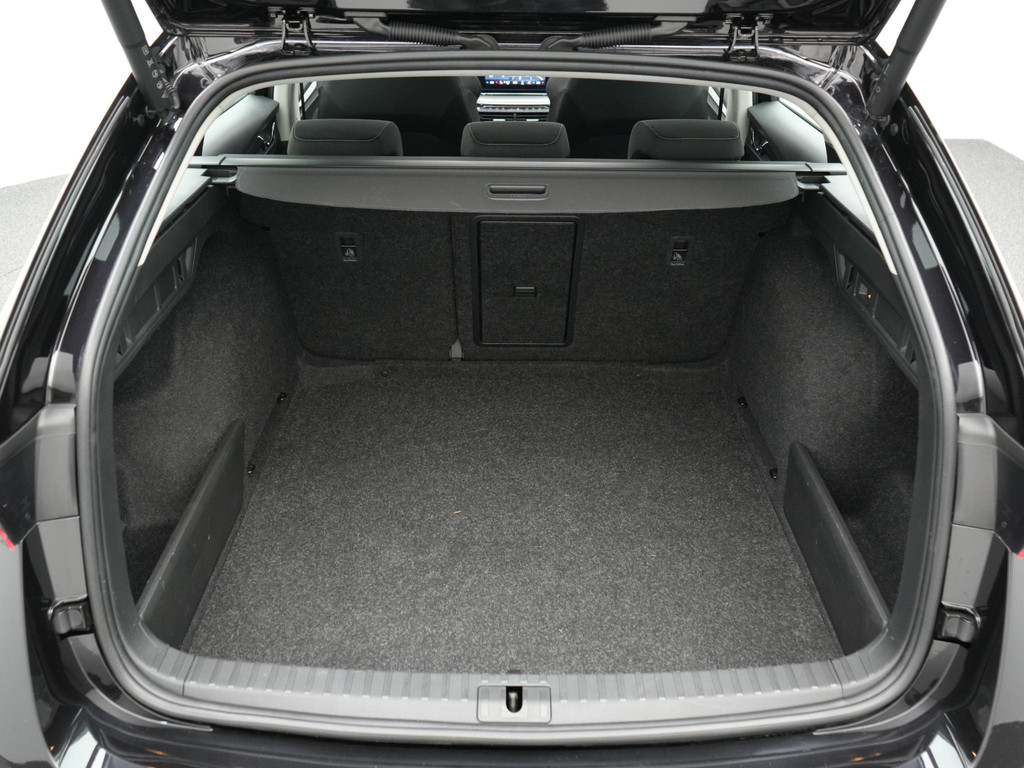 ŠKODA Octavia (X042NB) met abonnement