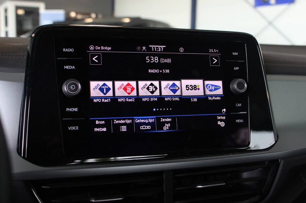 Volkswagen T-Roc (S698FV) met abonnement