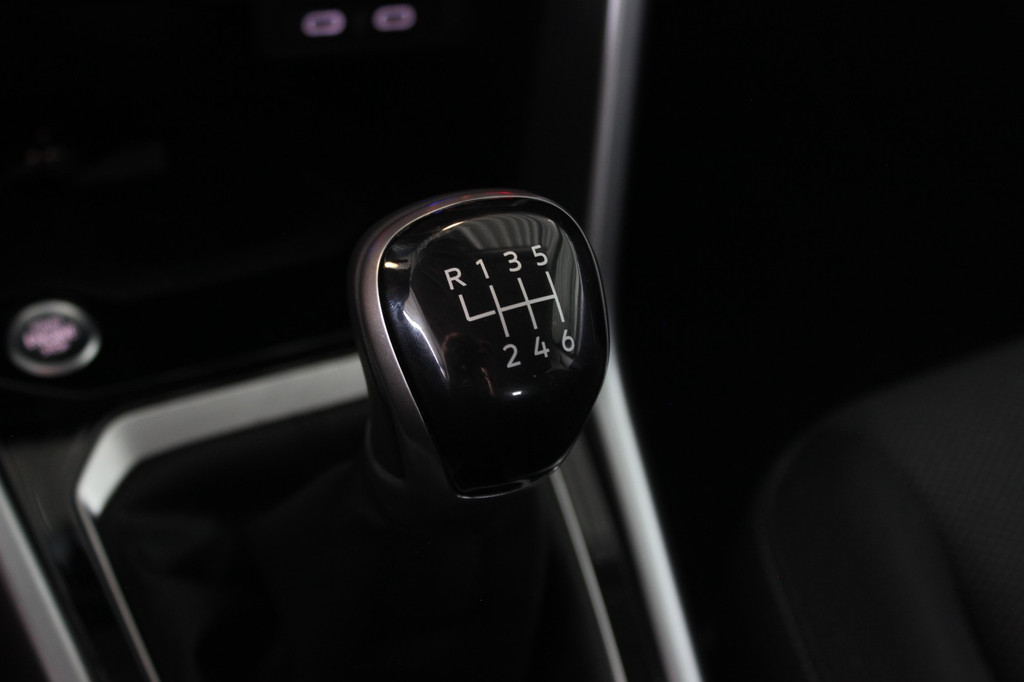 Volkswagen T-Roc (S698FV) met abonnement