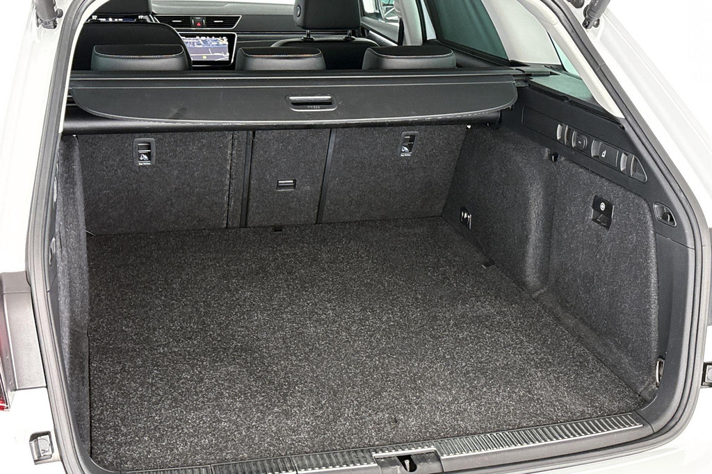 ŠKODA Superb (KJL31D) met abonnement
