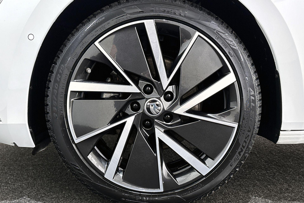 ŠKODA Superb (KJL31D) met abonnement