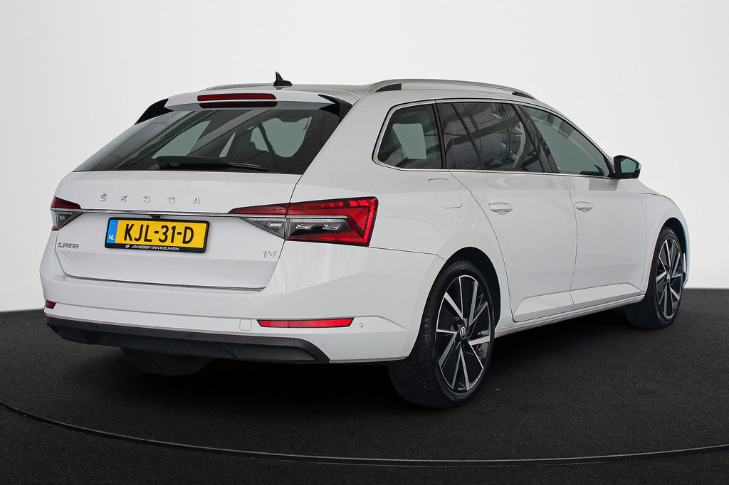 ŠKODA Superb (KJL31D) met abonnement