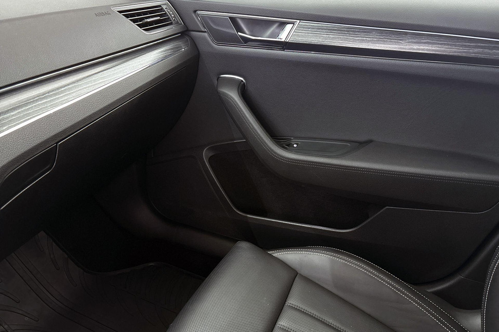 ŠKODA Superb (KJL31D) met abonnement