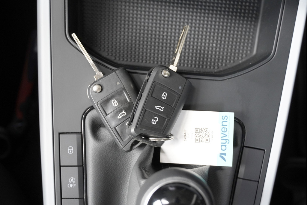 Seat Arona (S786GP) met abonnement