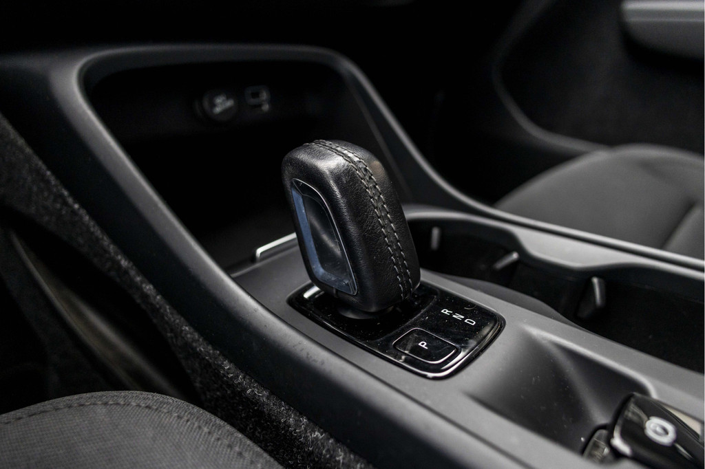 Volvo XC40 (KHL73J) met abonnement