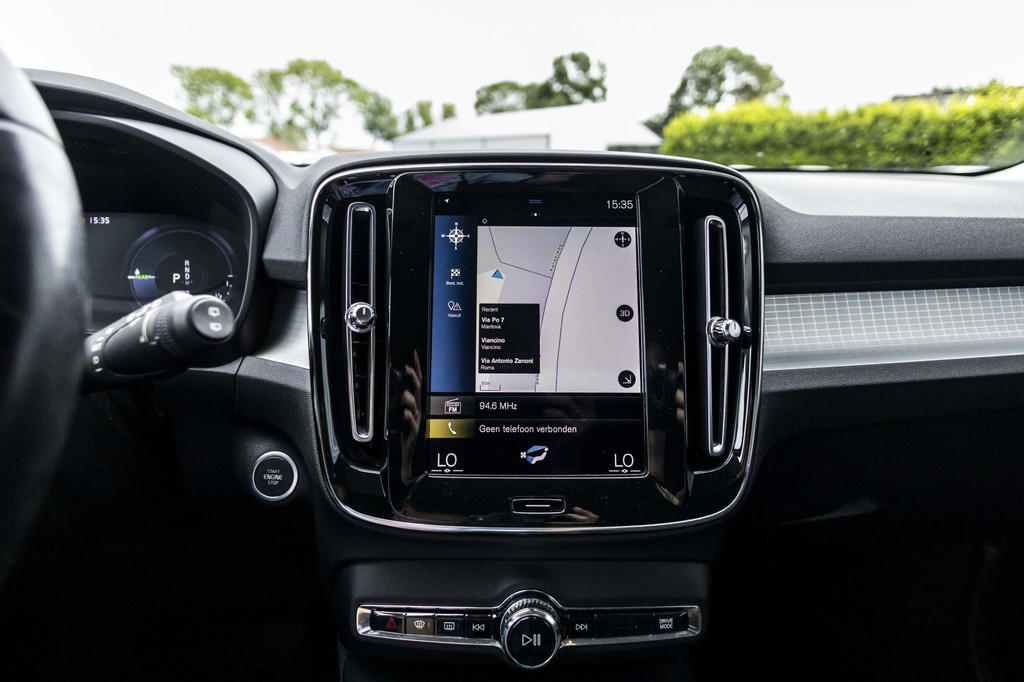 Volvo XC40 (KHL73J) met abonnement