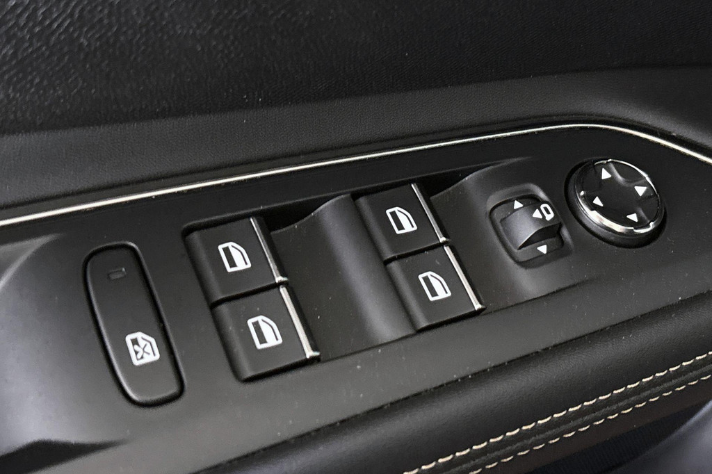 Peugeot 5008 (KKT54B) met abonnement