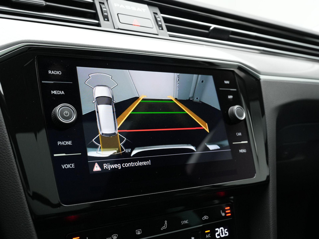 Volkswagen Passat (KJX39F) met abonnement