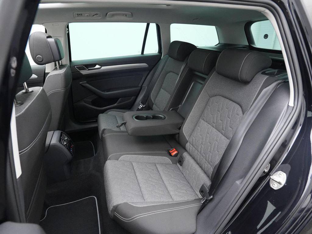 Volkswagen Passat (KJX39F) met abonnement