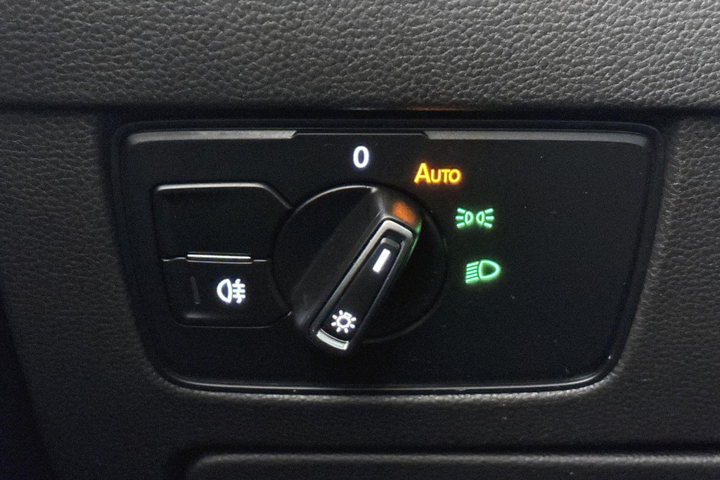 Volkswagen Passat (KJD34J) met abonnement