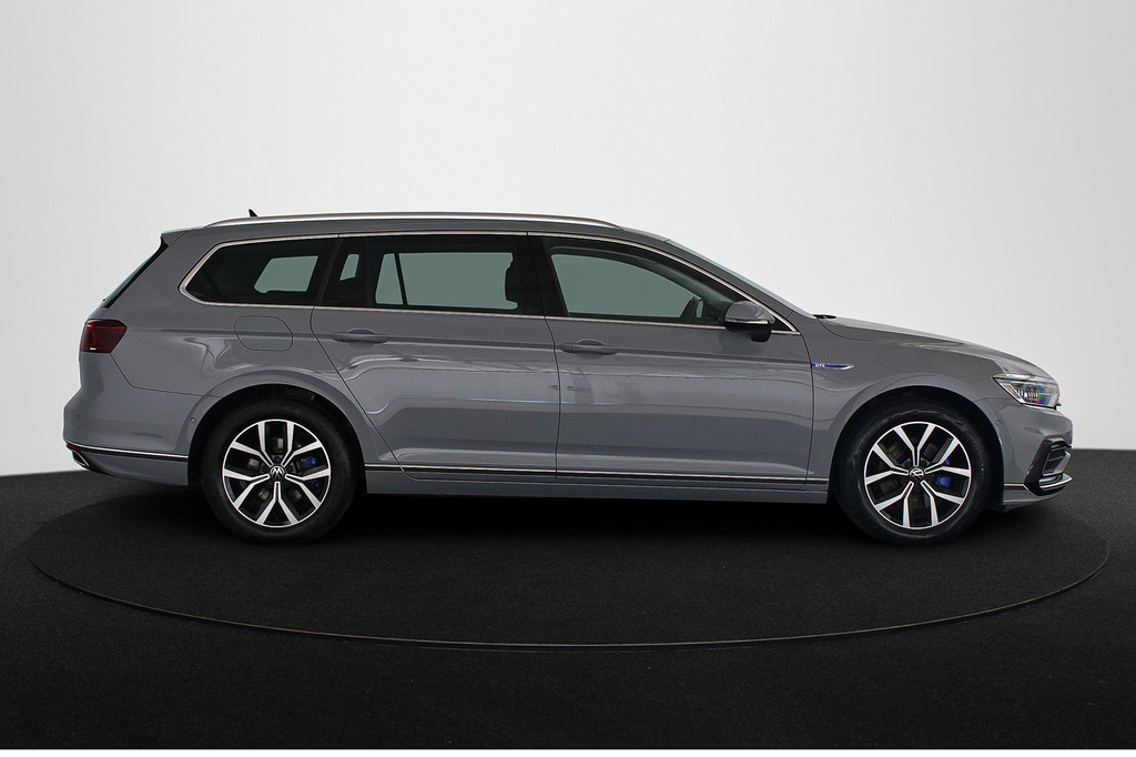 Volkswagen Passat (KJD34J) met abonnement