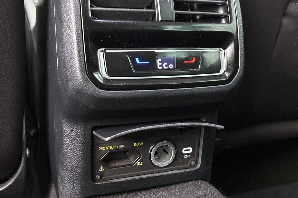 Volkswagen Passat (KJD34J) met abonnement