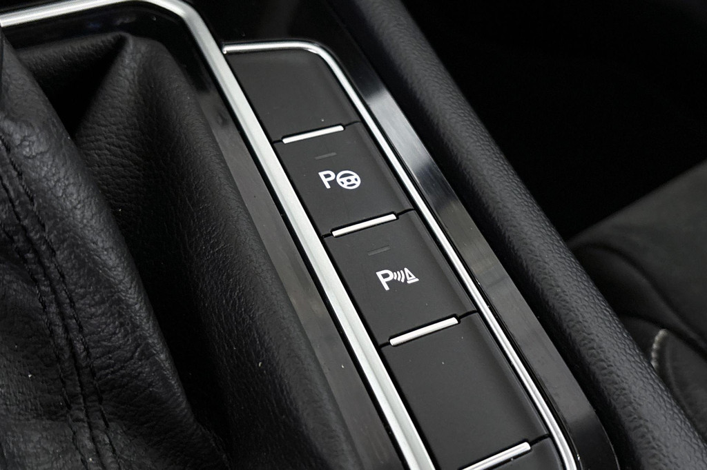 Volkswagen Passat (KJD34J) met abonnement
