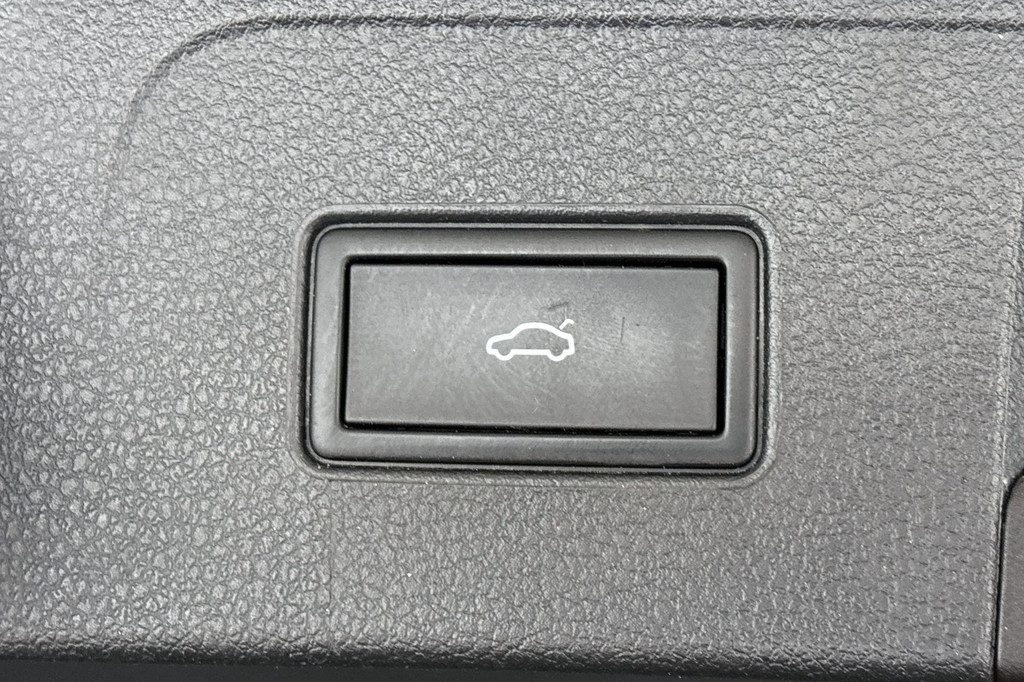 Volkswagen Passat (KJD34J) met abonnement