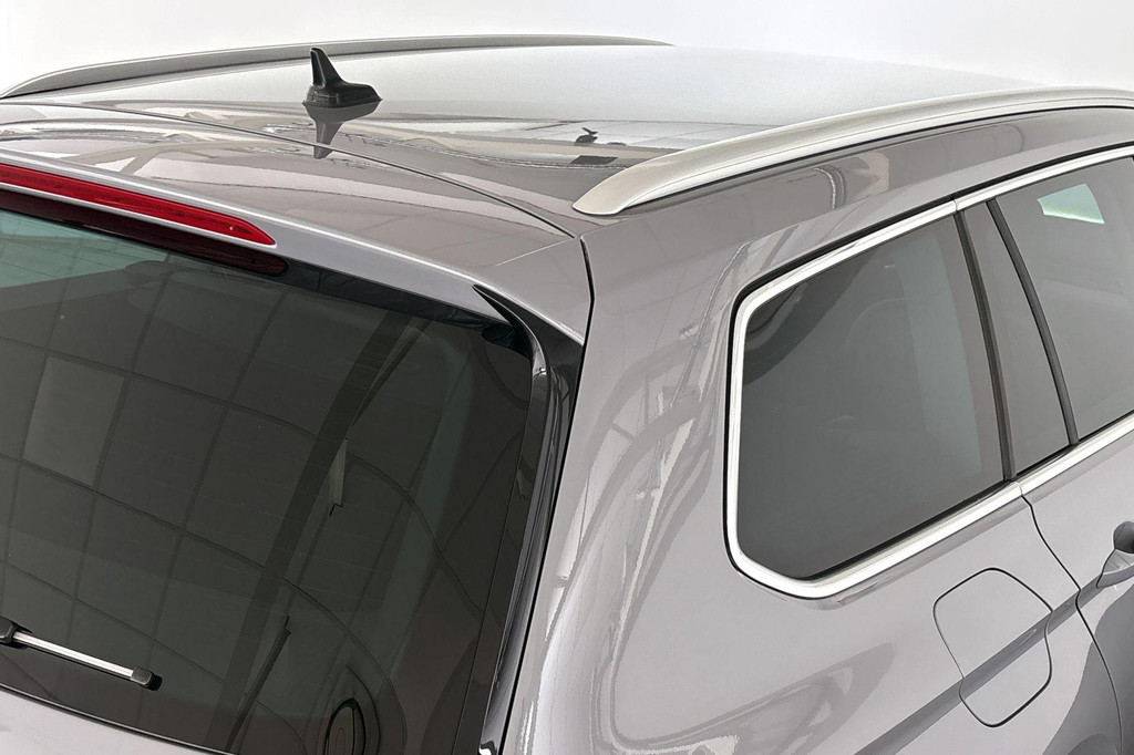 Volkswagen Passat (KJD34J) met abonnement