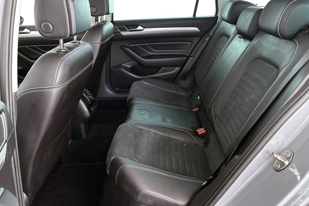 Volkswagen Passat (KJD34J) met abonnement