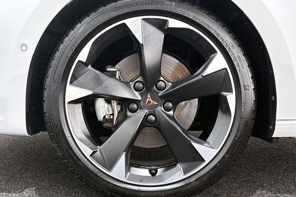 CUPRA Leon Sportstourer (KKZ26D) met abonnement