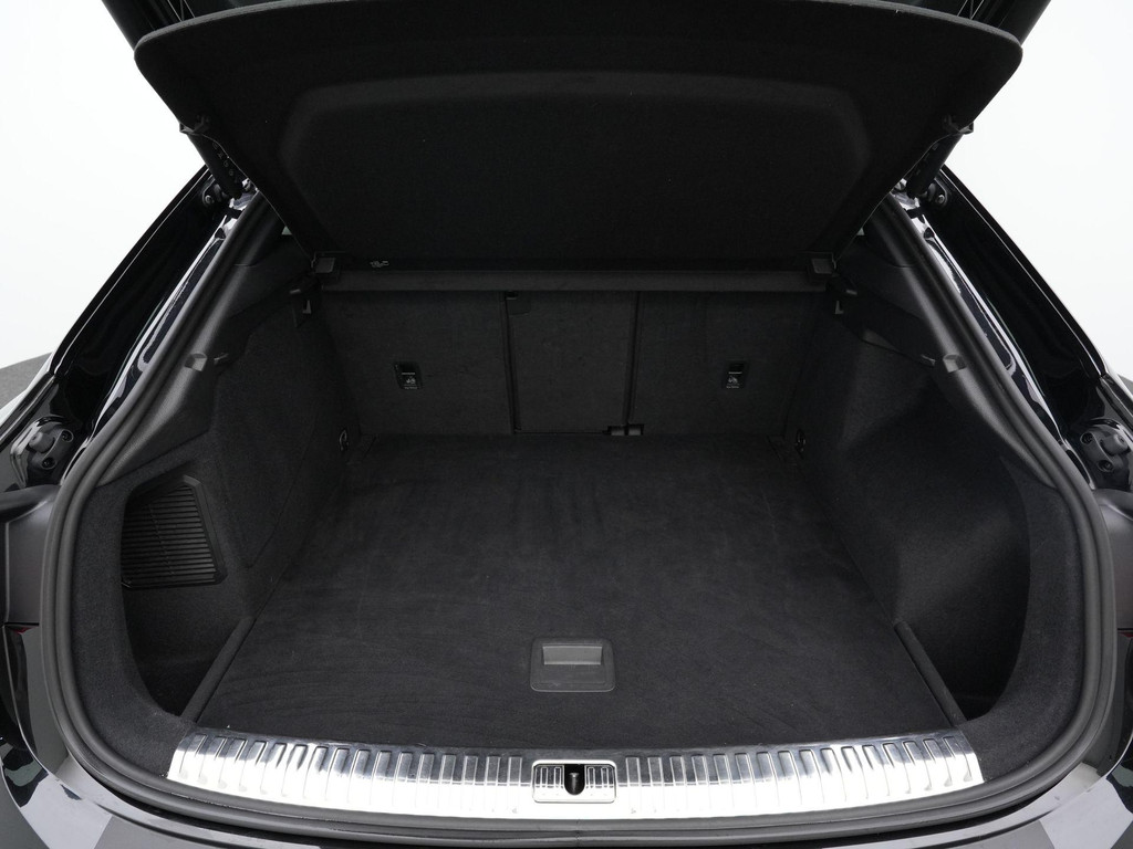 Audi Q3 Sportback (KJS62P) met abonnement