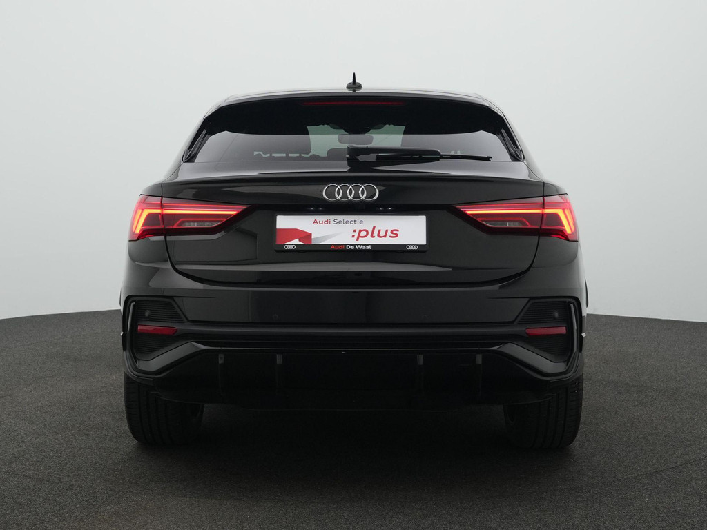 Audi Q3 Sportback (KJS62P) met abonnement