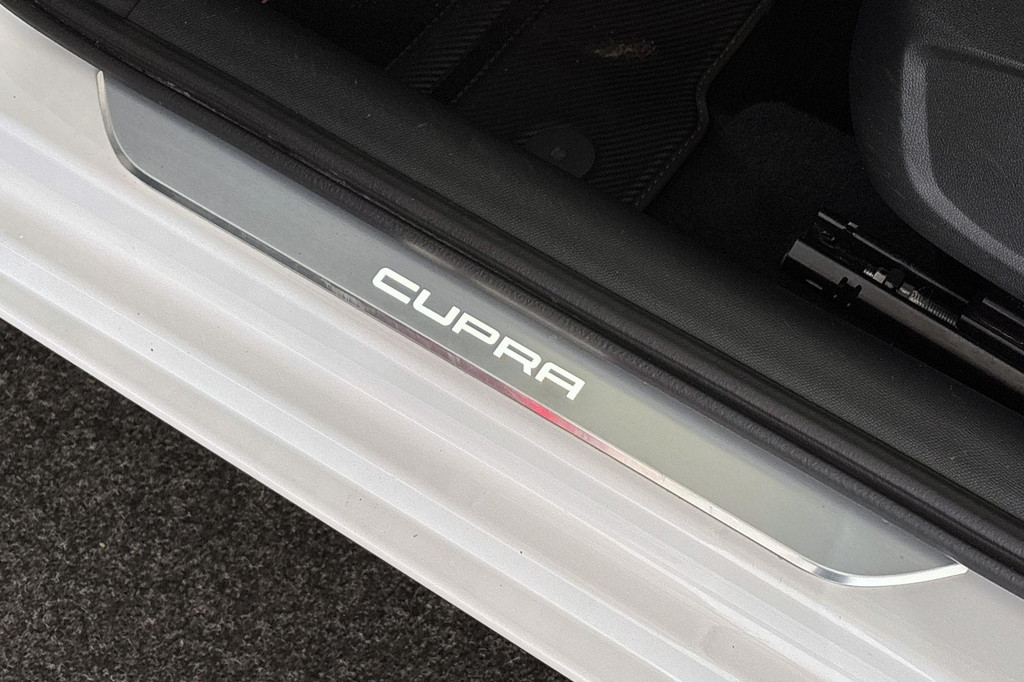 CUPRA Leon (KKB38D) met abonnement
