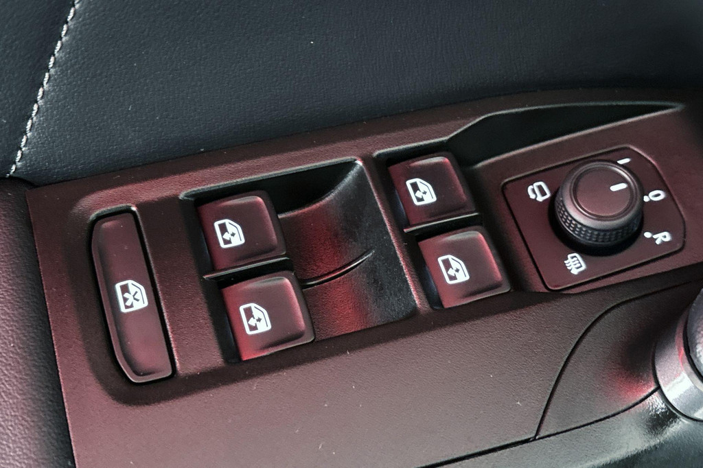 CUPRA Leon (KKB38D) met abonnement
