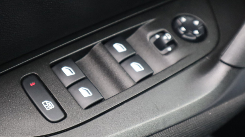 Peugeot e-2008 (R408GH) met abonnement