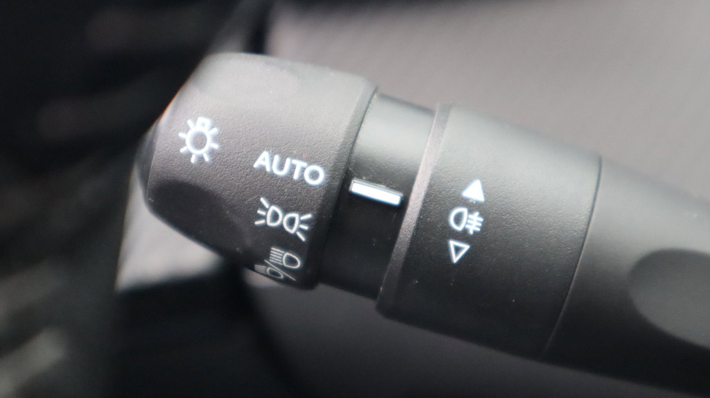Peugeot e-2008 (R408GH) met abonnement